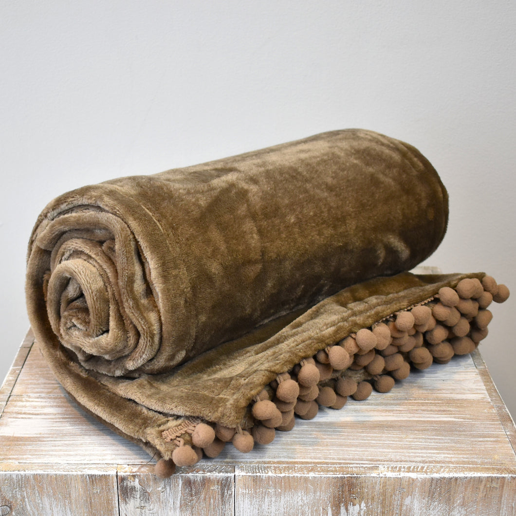Pom Pom Throw - Earth Brown